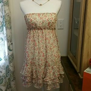 Strapless baby doll style dress floral cream